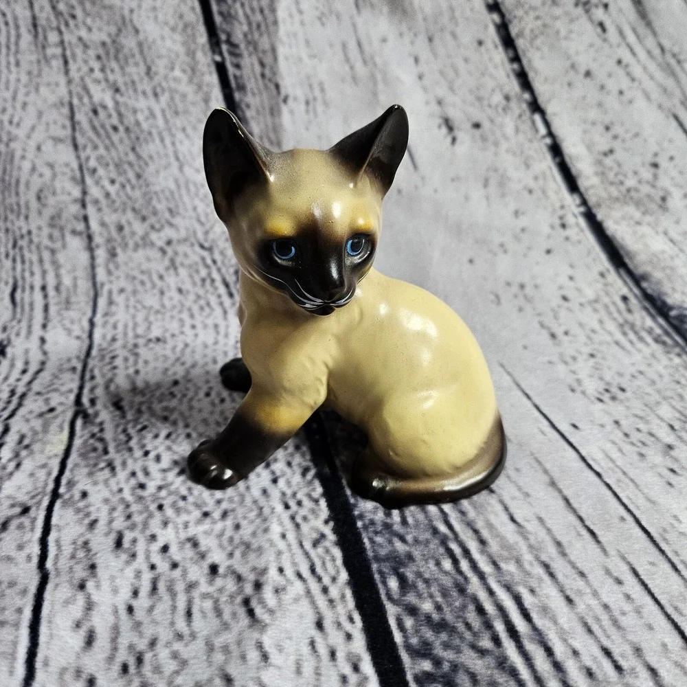 Vintage Blue Eyed Siamese Cat Figurine Made In Japan